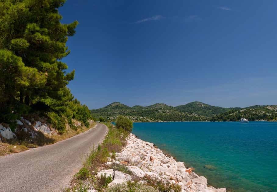 Protected terrain suited to agritourism and low-impact coastal retreats.